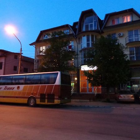 Hotel Cygnus Тульча Екстер'єр фото