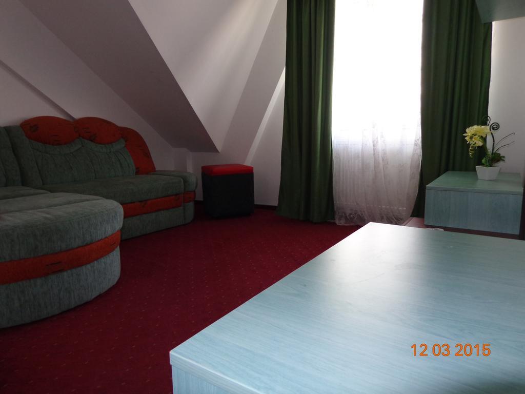 Hotel Cygnus Тульча Номер фото