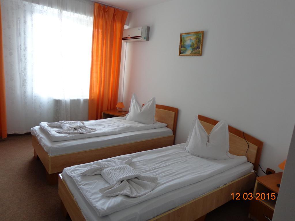 Hotel Cygnus Тульча Номер фото