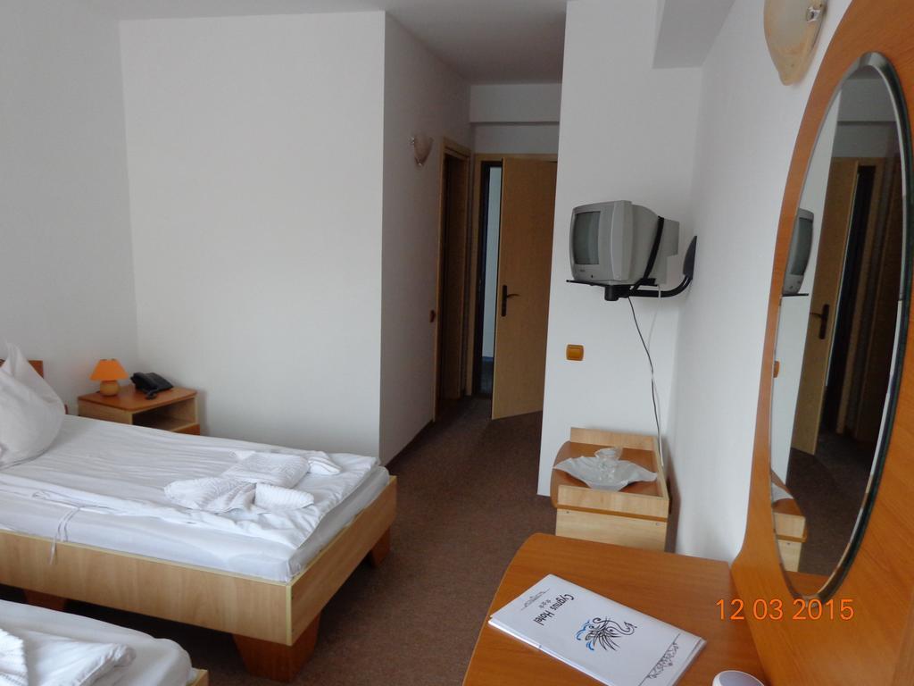 Hotel Cygnus Тульча Номер фото