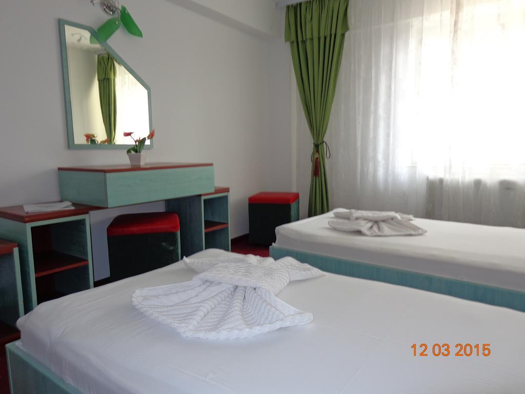 Hotel Cygnus Тульча Номер фото